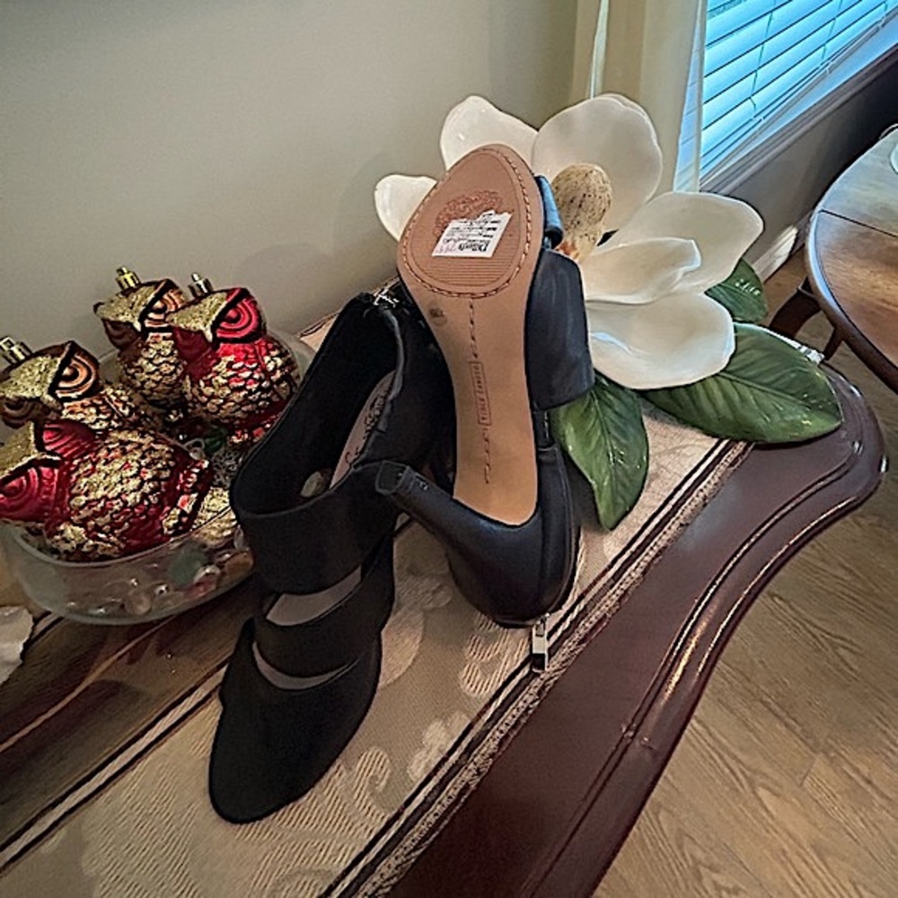 Vince Camuto Karmi Black Leather Heels Size 6M/36 - Picture 8 of 8